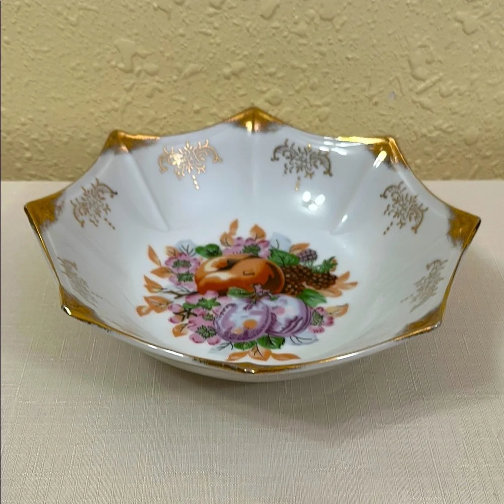 Trimont Ware Elegant White and Gold Octagonal Vintage Bowl Fruit Design - Picture 6 of 7